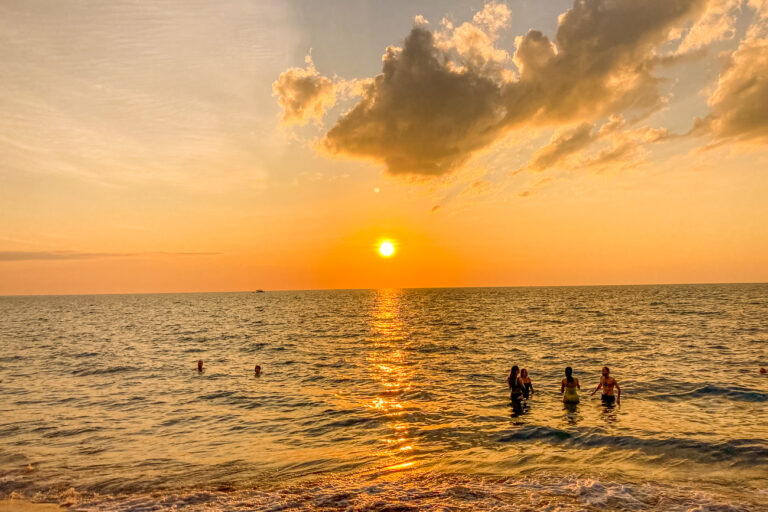 Seaside Soul & Tropical Ease: Discover Life in Nightcliff, Darwin
